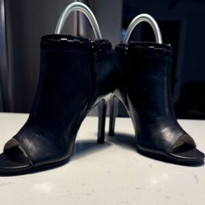 Maria Sharapova by Cole Haan Size 7B Peephole 4 inch Heels - Classic Black